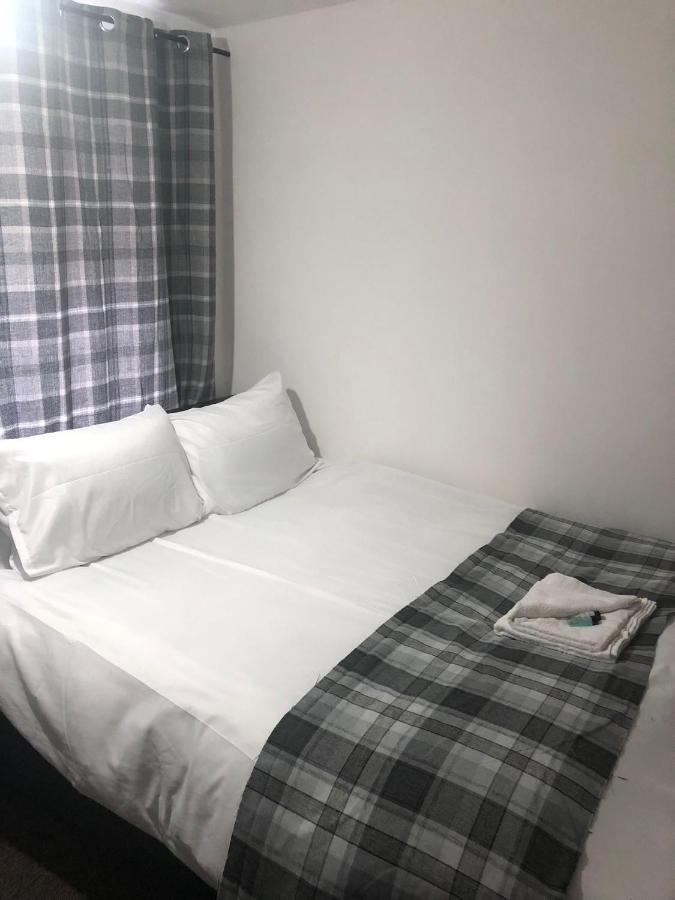 Ella'S Place Hotell Luton  Eksteriør bilde