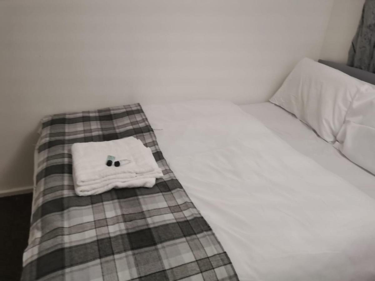 Ella'S Place Hotell Luton  Eksteriør bilde