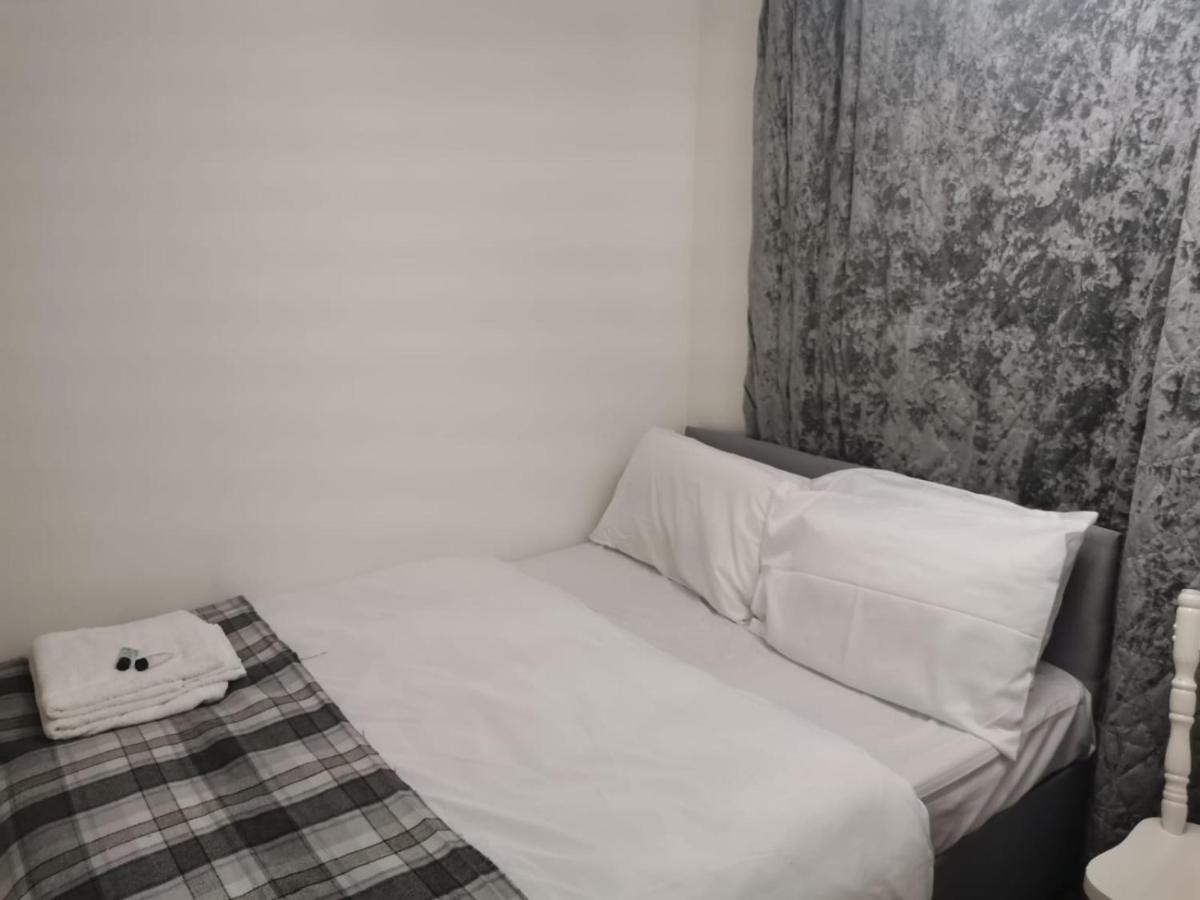 Ella'S Place Hotell Luton  Eksteriør bilde